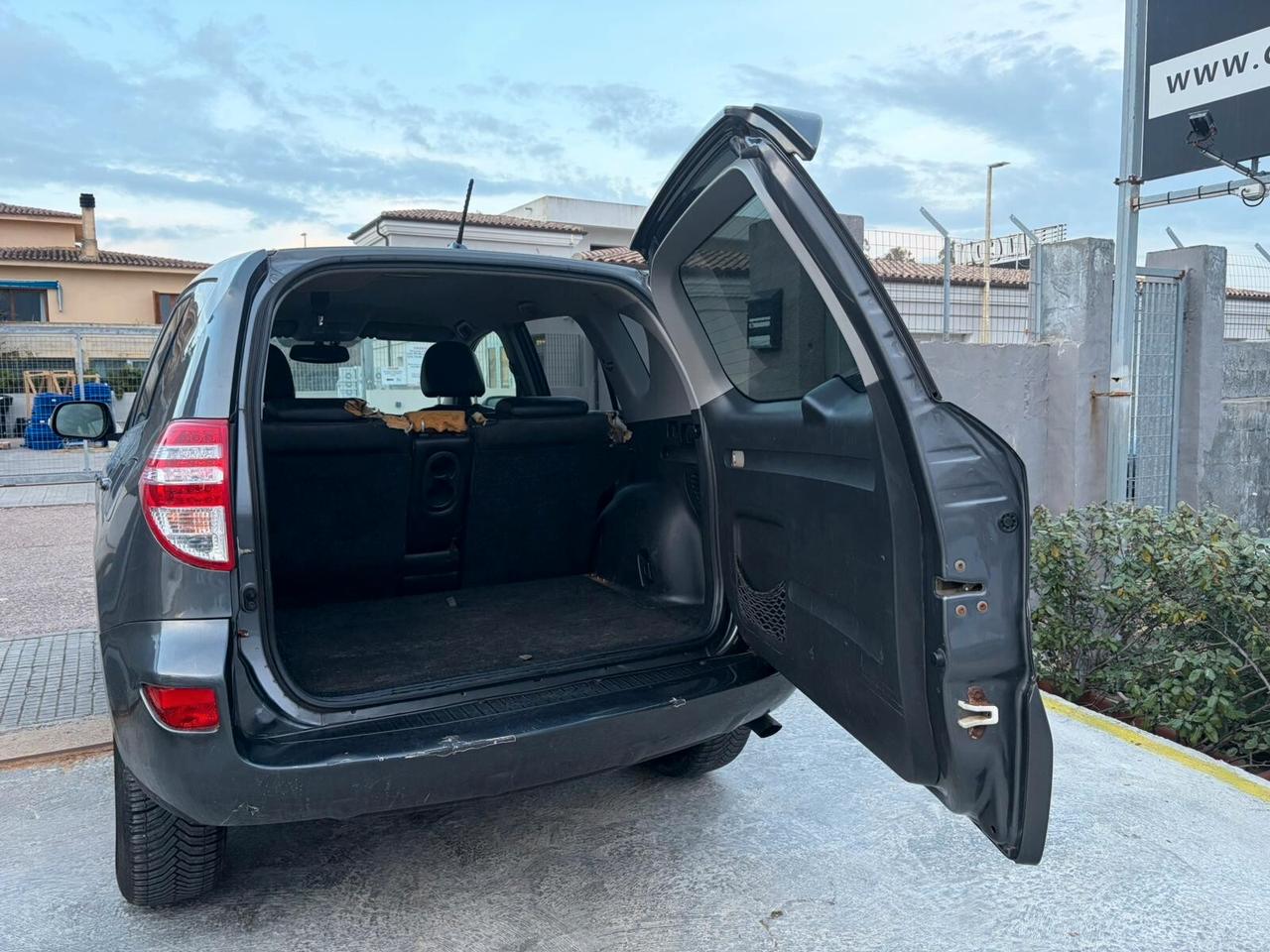 Toyota RAV4-UNICO PROPRIETARIO-4X4