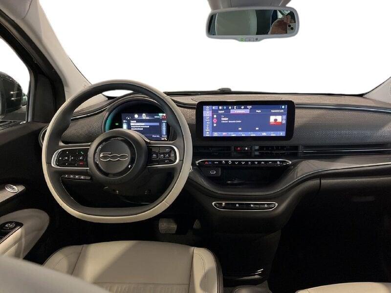 FIAT 500 elettrica Nuova Hatchback My23 La Nuova - La Prima By Bocelli Berlina