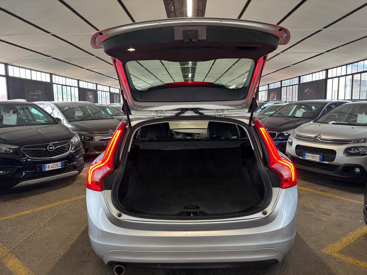 Volvo V60 1.6 84kw 115cv Momentum NEOPATENTATO