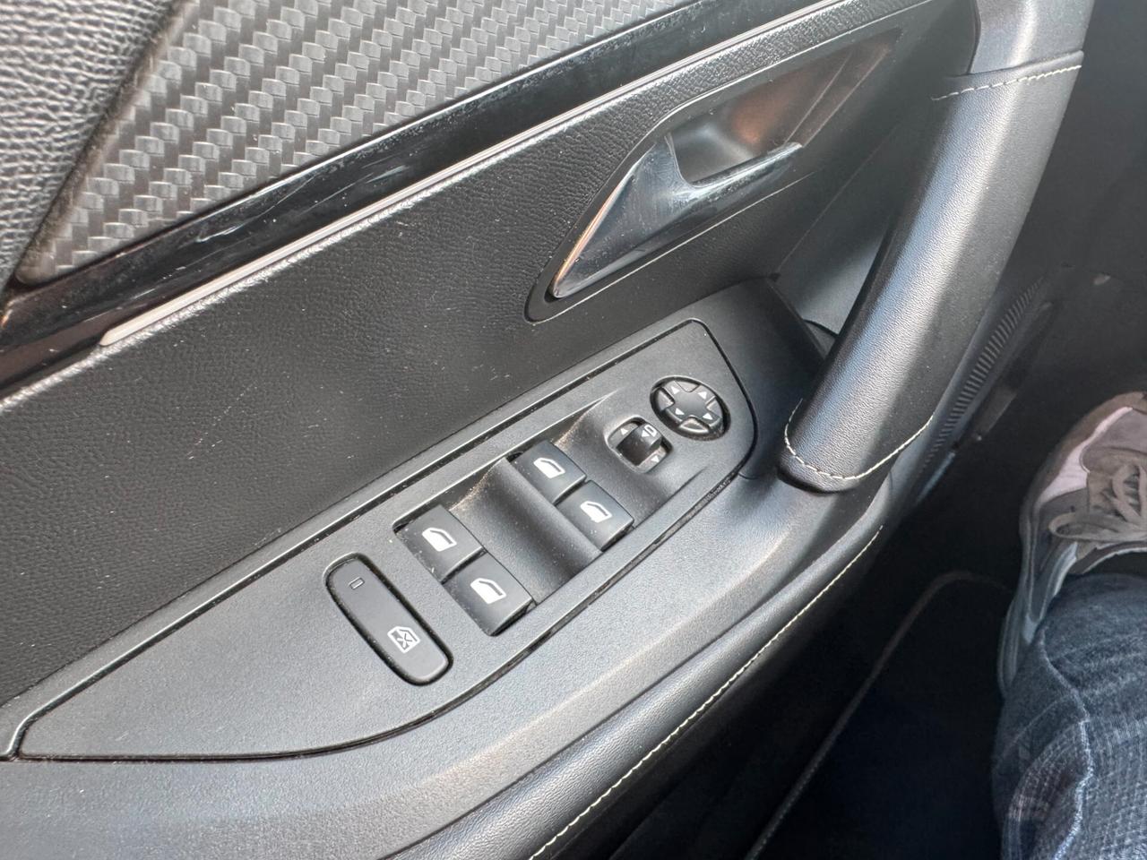 99000km Peugeot 2008 BlueHDi 130 EAT8 GT Line 2020