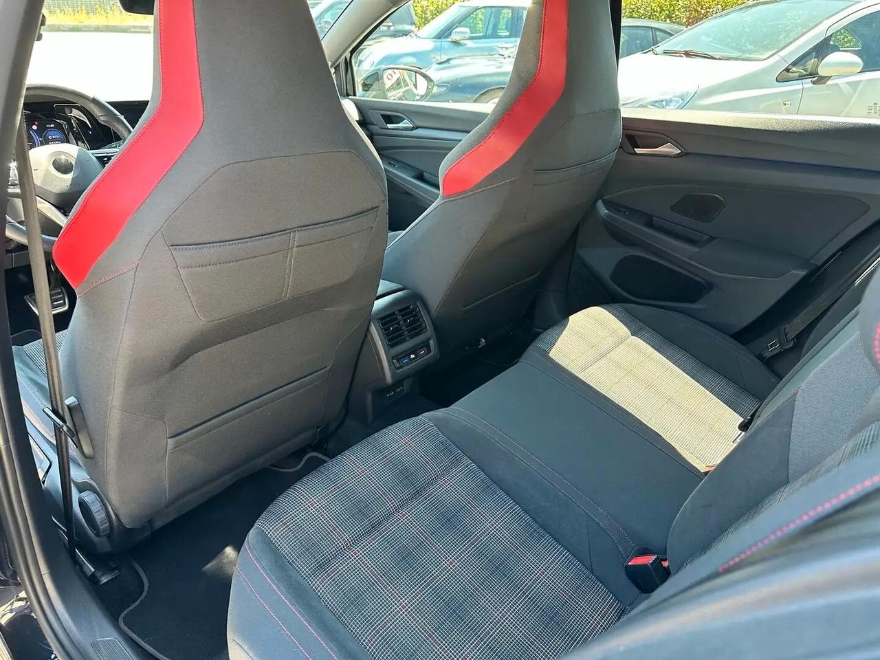Volkswagen Golf 2.0 TSI GTI DSG