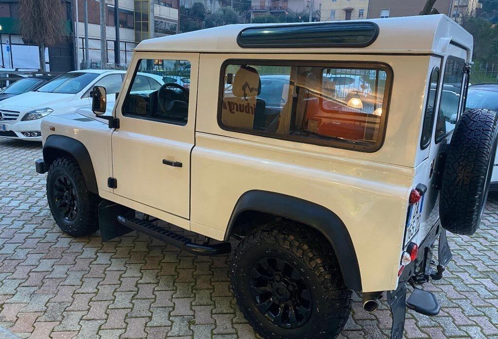 LAND ROVER Defender 90 2.2 TD4 4posti