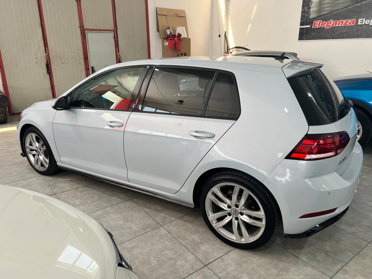 Volkswagen Golf 1.6 Tdi R-Line Dsg 115 cv 2017