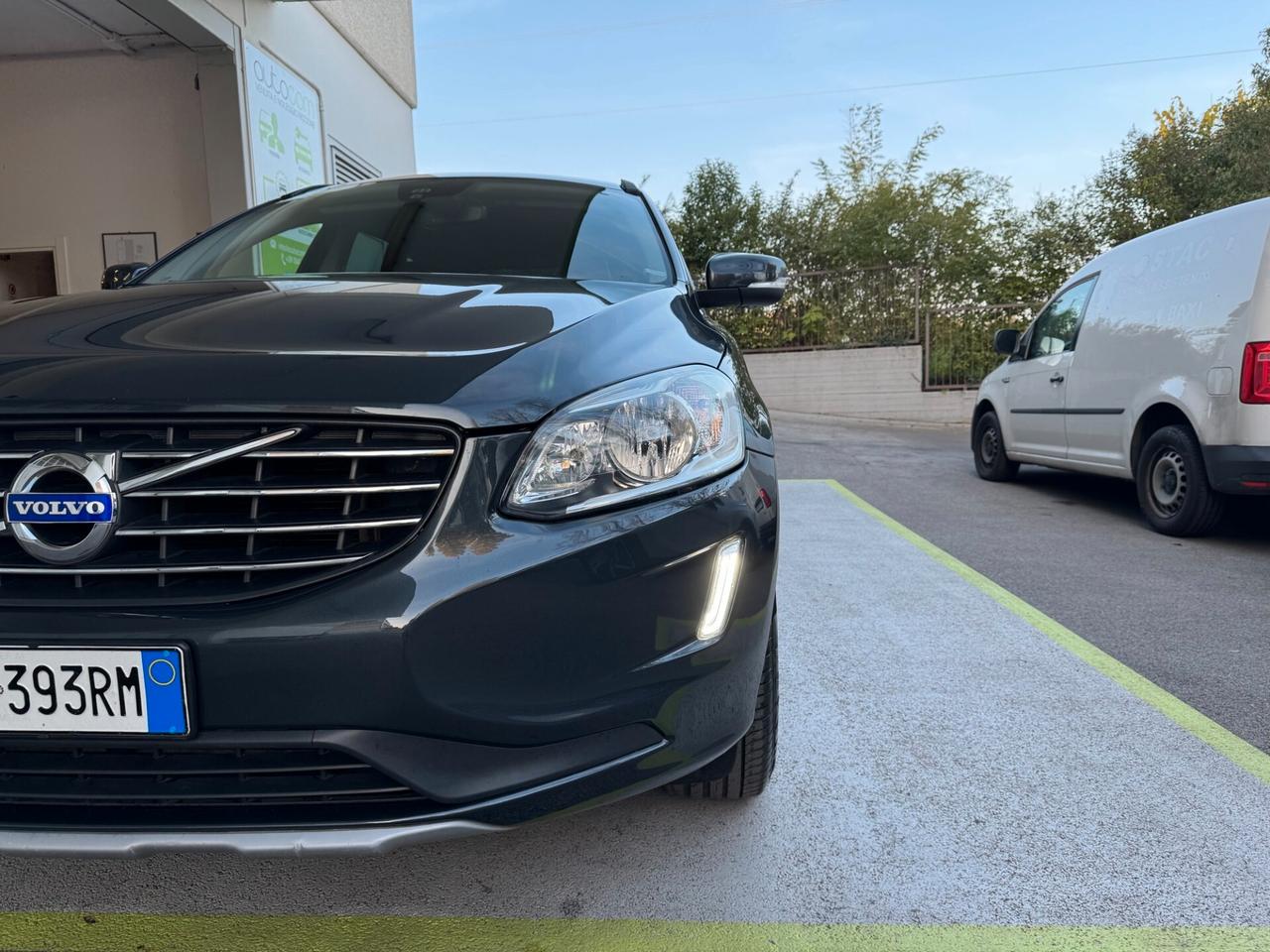 Volvo XC60 2.0 D3 Momentum GEART. GARANZIA 24 MESI