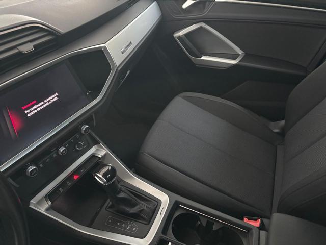 AUDI Q3 35 TDI S tronic Business Advanced