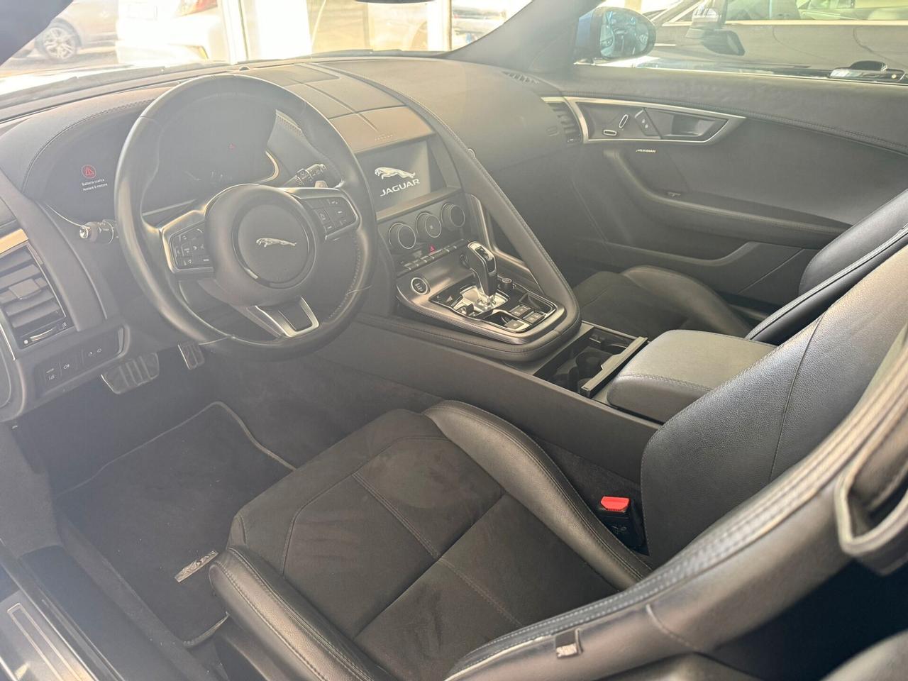 Jaguar F-Type 2.0 aut. Coupé R-Dynamic