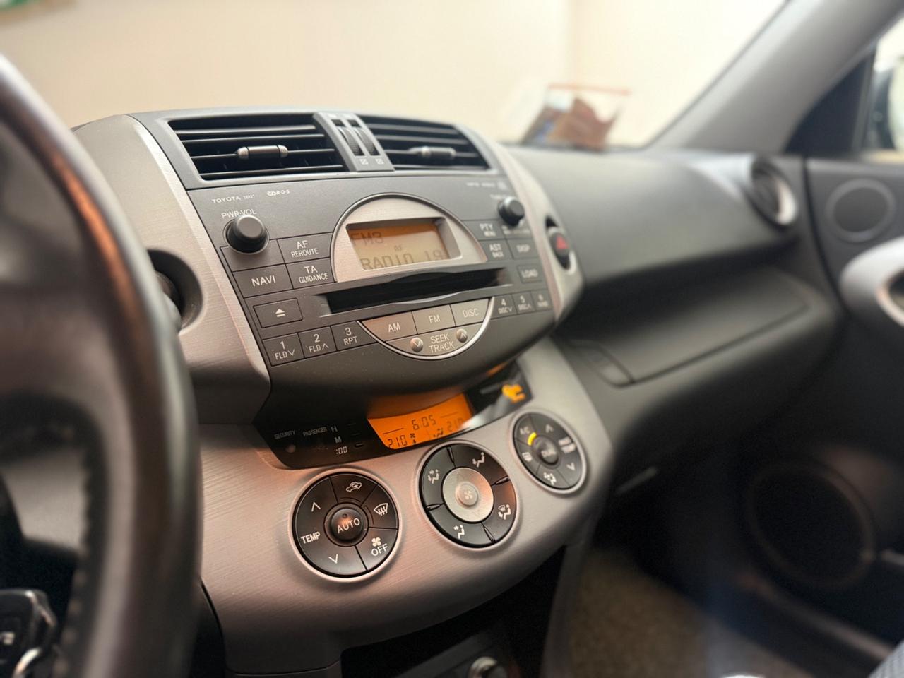 Toyota RAV 4 RAV4 2.2 D-4D 136 CV Sol