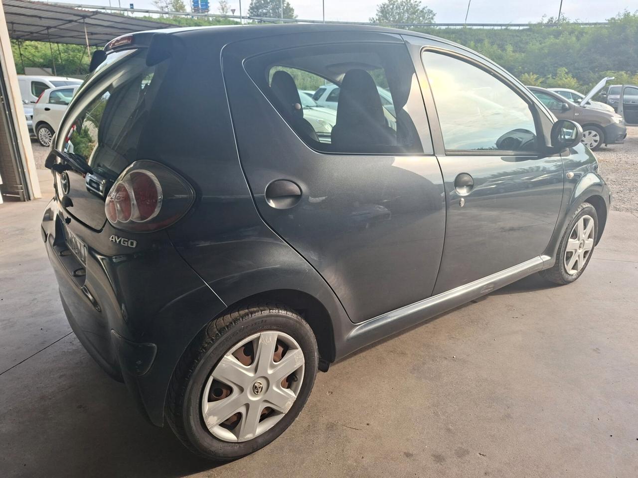 Toyota Aygo 1.0 5porte DA NEOPATENTATI