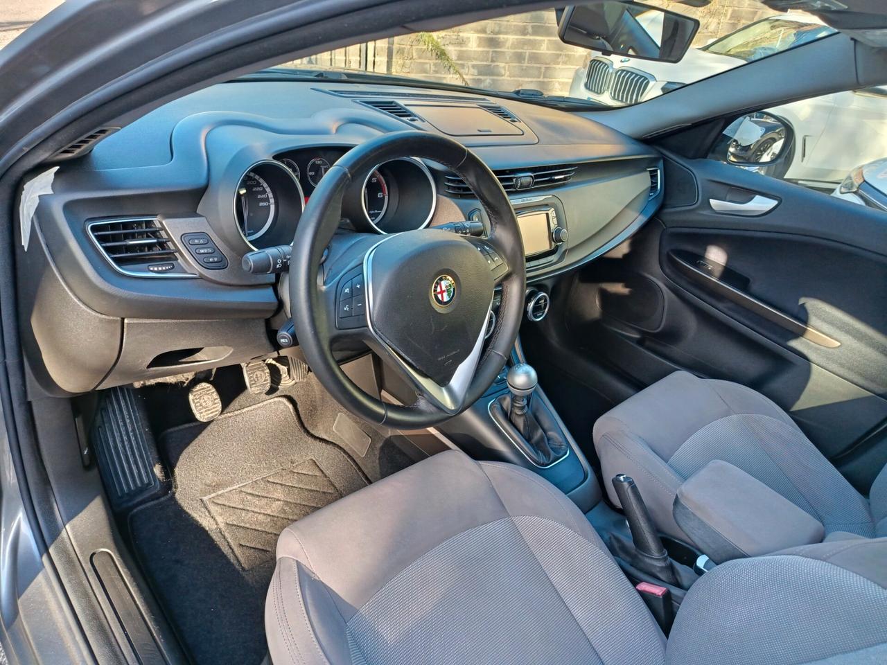 Alfa Romeo Giulietta 1.6 JTDm-2 105 CV Distinctive