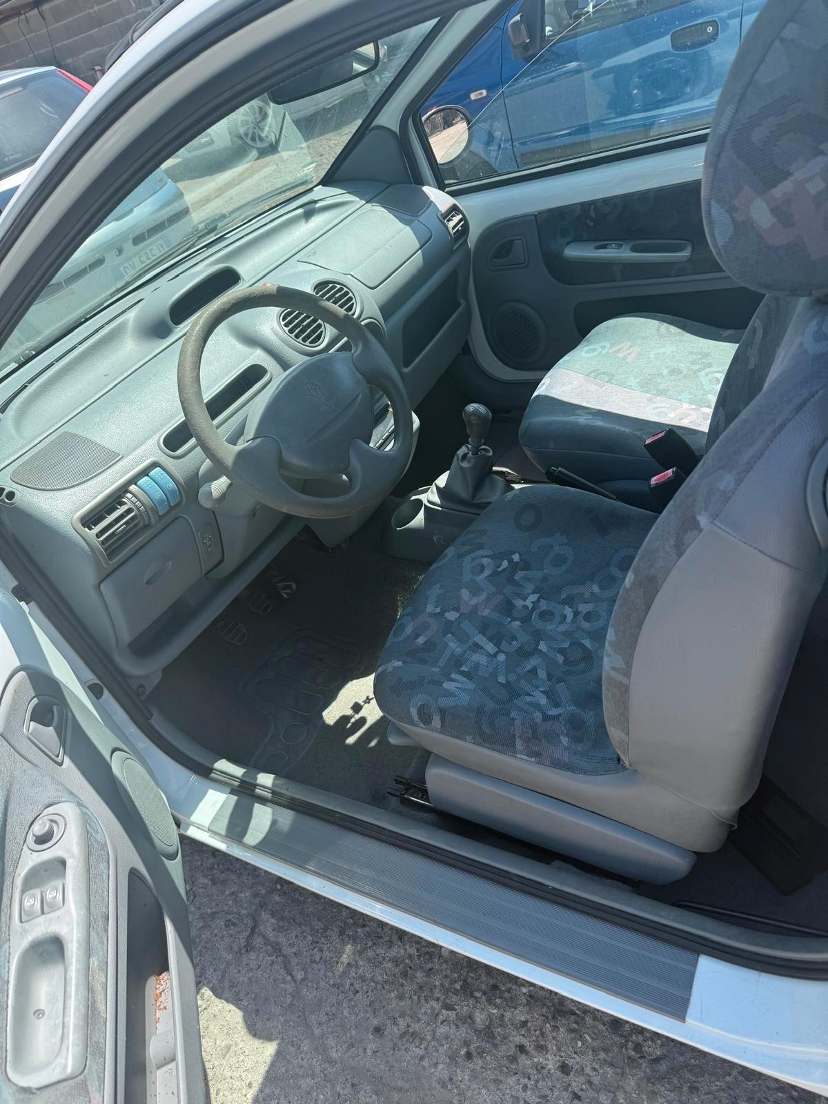 Renault Twingo 1.2i cat Ice