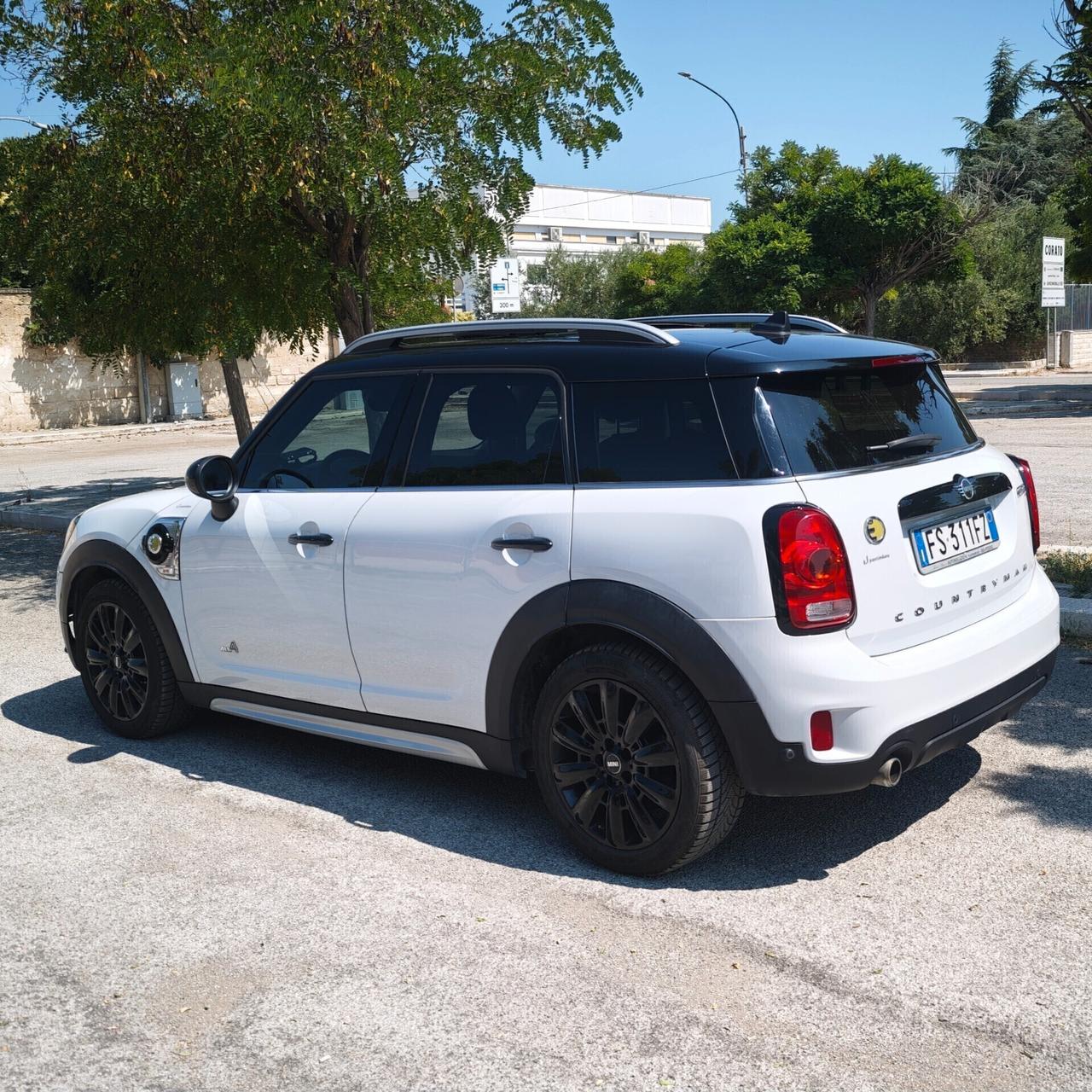 Mini Cooper S Countryman 1.5 Hype ALL4 136cv più 80 cv elettrico