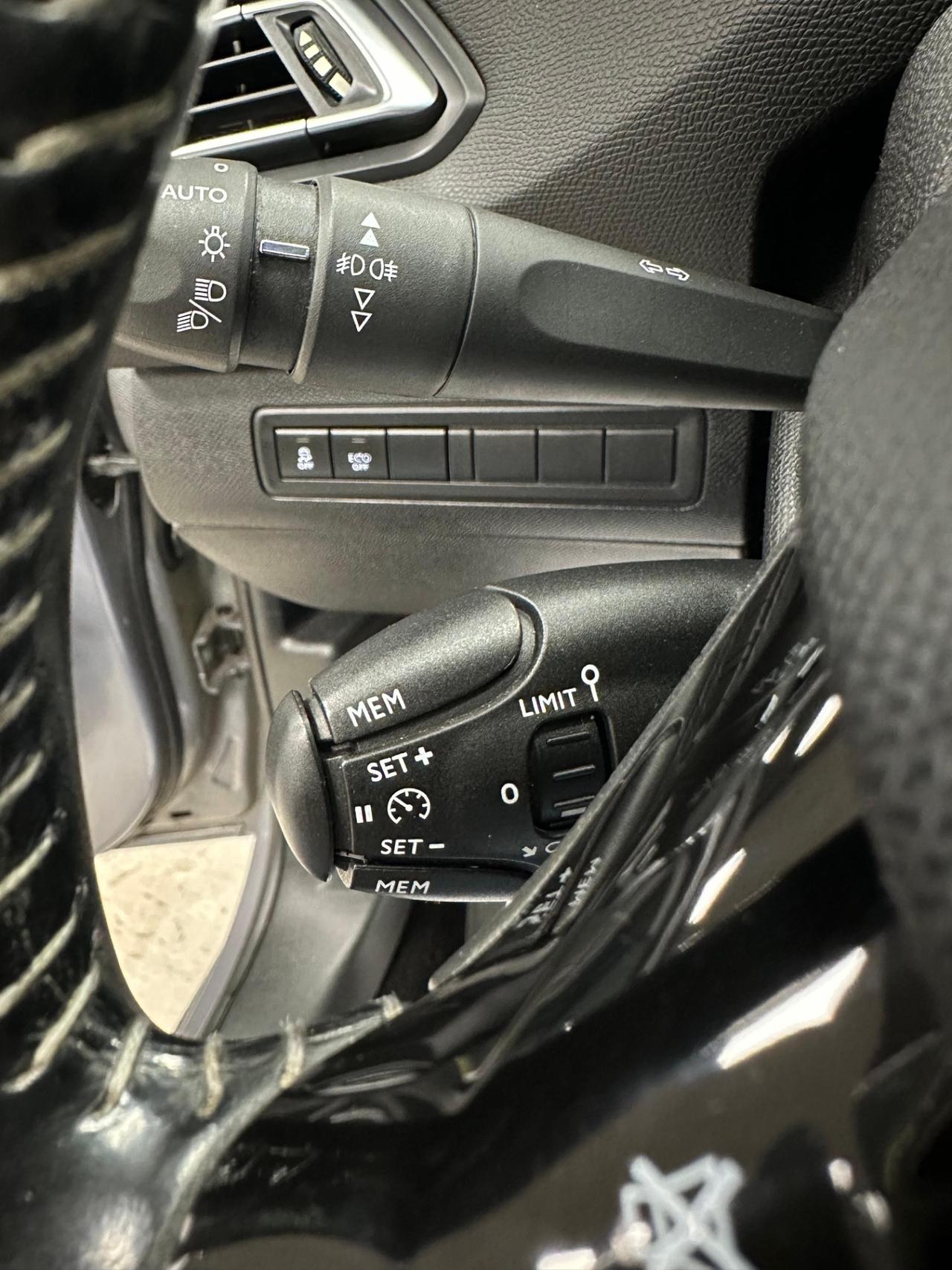 Peugeot 308 BlueHDi 120 S&S EAT6 SW Allure