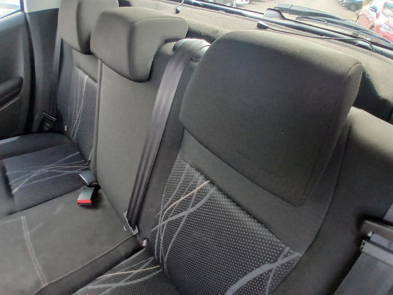 Peugeot 208 1.4 HDi 68 CV 5 porte Allure