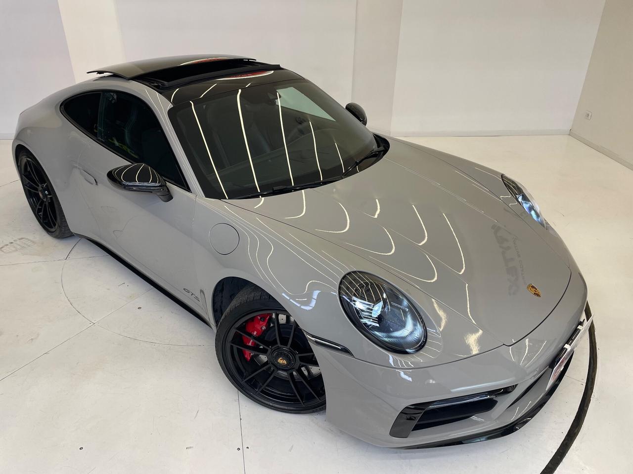 Porsche 911 Carrera 4 GTS