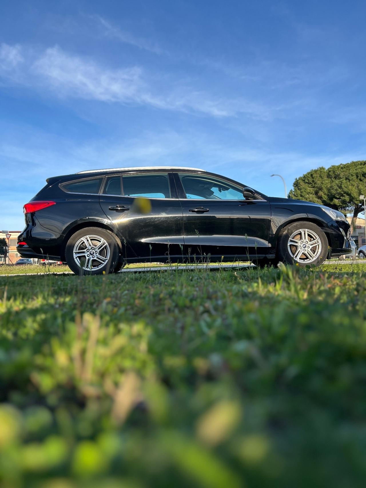 Ford Focus 1.5 TDCi 120 CV*NAVI*UNIPRO*