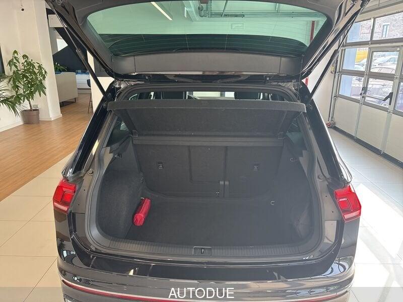Volkswagen Tiguan R-LINE 2.0 TDI SCR 150 CV DSG