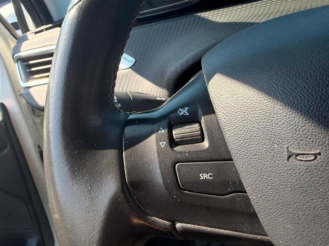 Peugeot 2008 1.6 bluehdi Black Matt LE 120cv