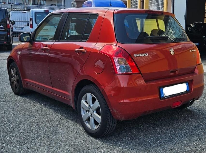 Suzuki Swift 1.3 5p. GL VENDITA RISERVATA ESCLUSIVAMENTE A COMMERCIANTI DI AUTO!