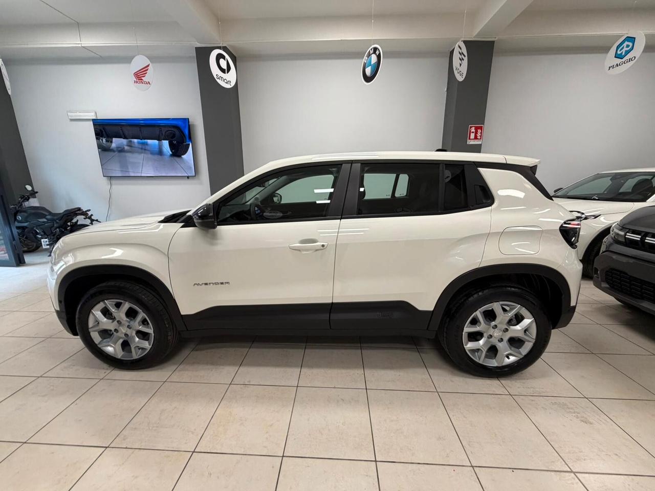 Jeep Avenger 1.2 Turbo 100 CV Altitude a 220 al mese