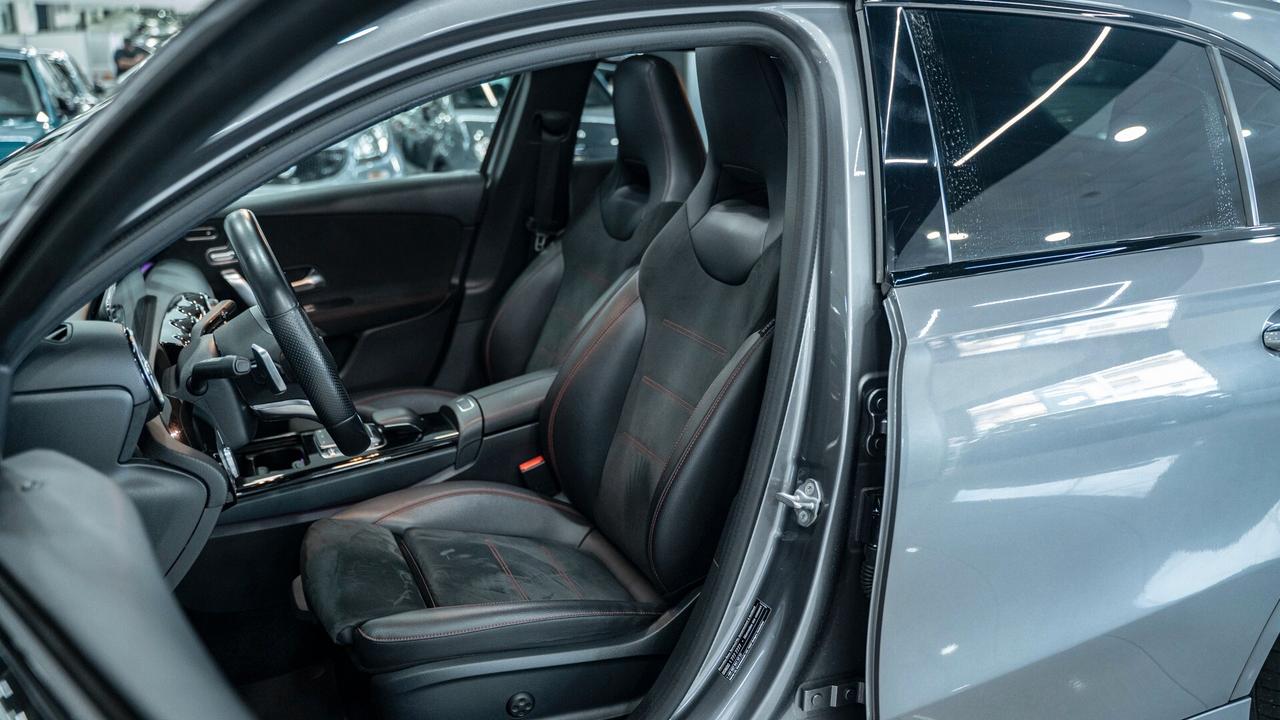Mercedes-benz A 180 D PREMIUM PLUS AMG 19" TETTO PACK LUCI MULTIBEAM FULL OPTIONAL