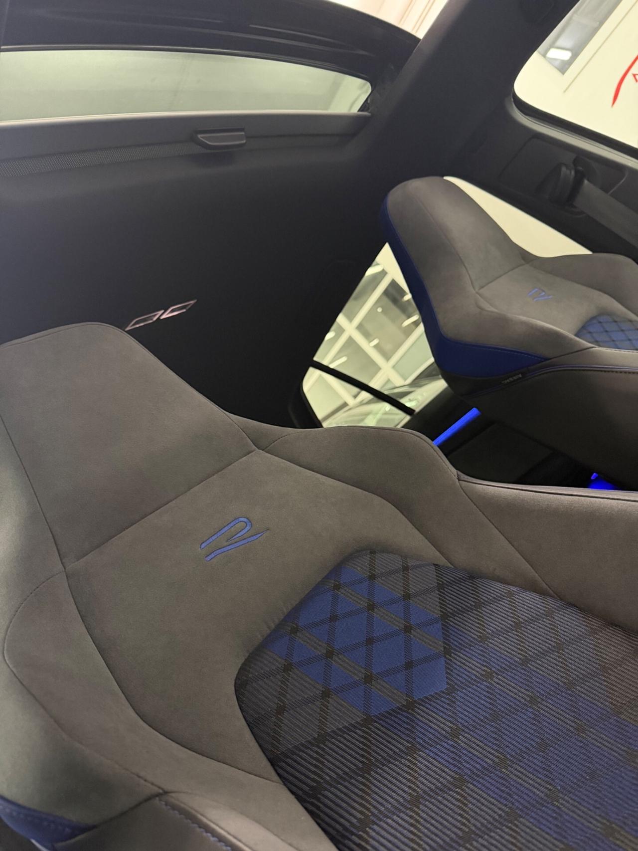 VW Golf 8.5 2.0 4Motion R PERFORMANCE finanziabile