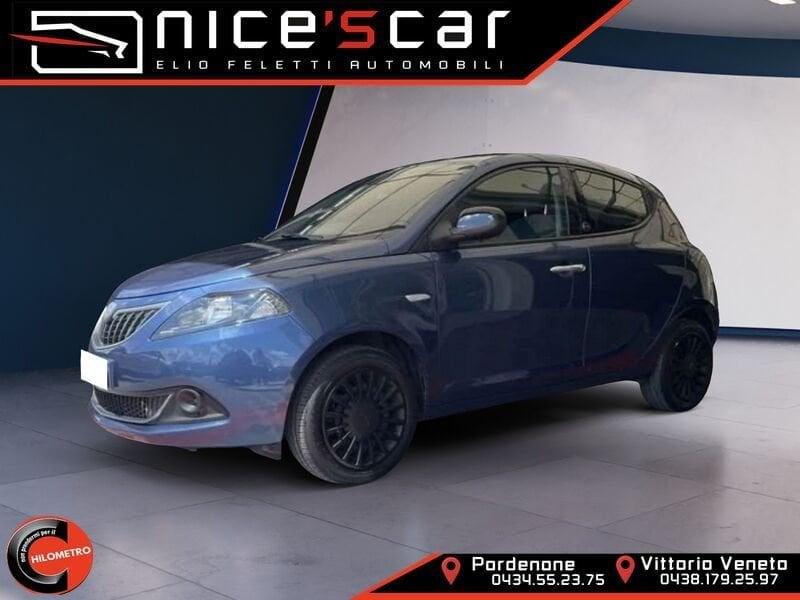 Lancia Ypsilon 1.0 FireFly 5 porte S&S Hybrid Ecochic Silver
