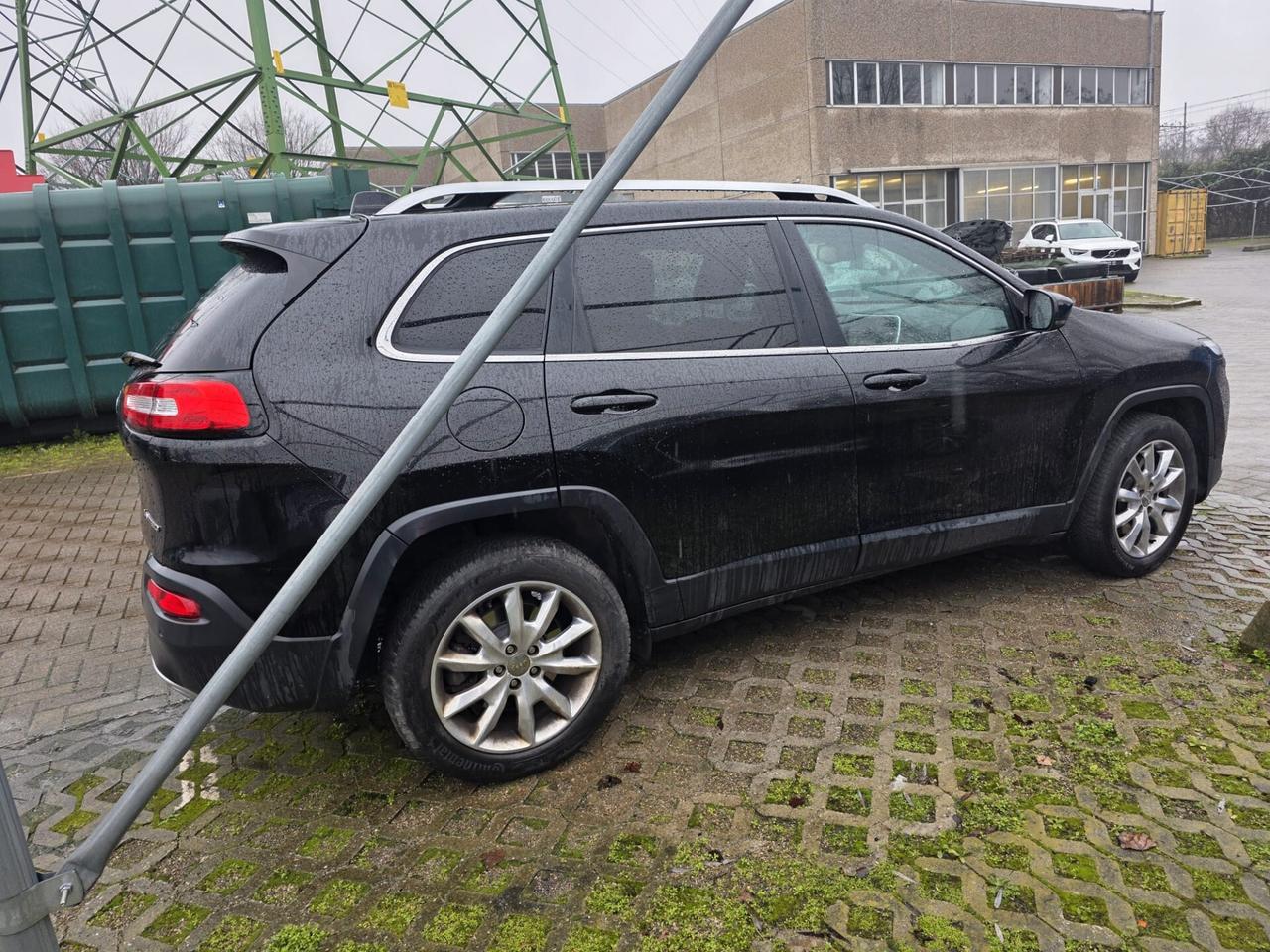 Jeep Cherokee 2.2D 200CV perfetta è garantita 12M