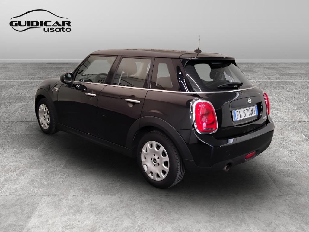 MINI Mini IV F55 2018 5p - Mini 5p 1.5 One Baker Street 75cv