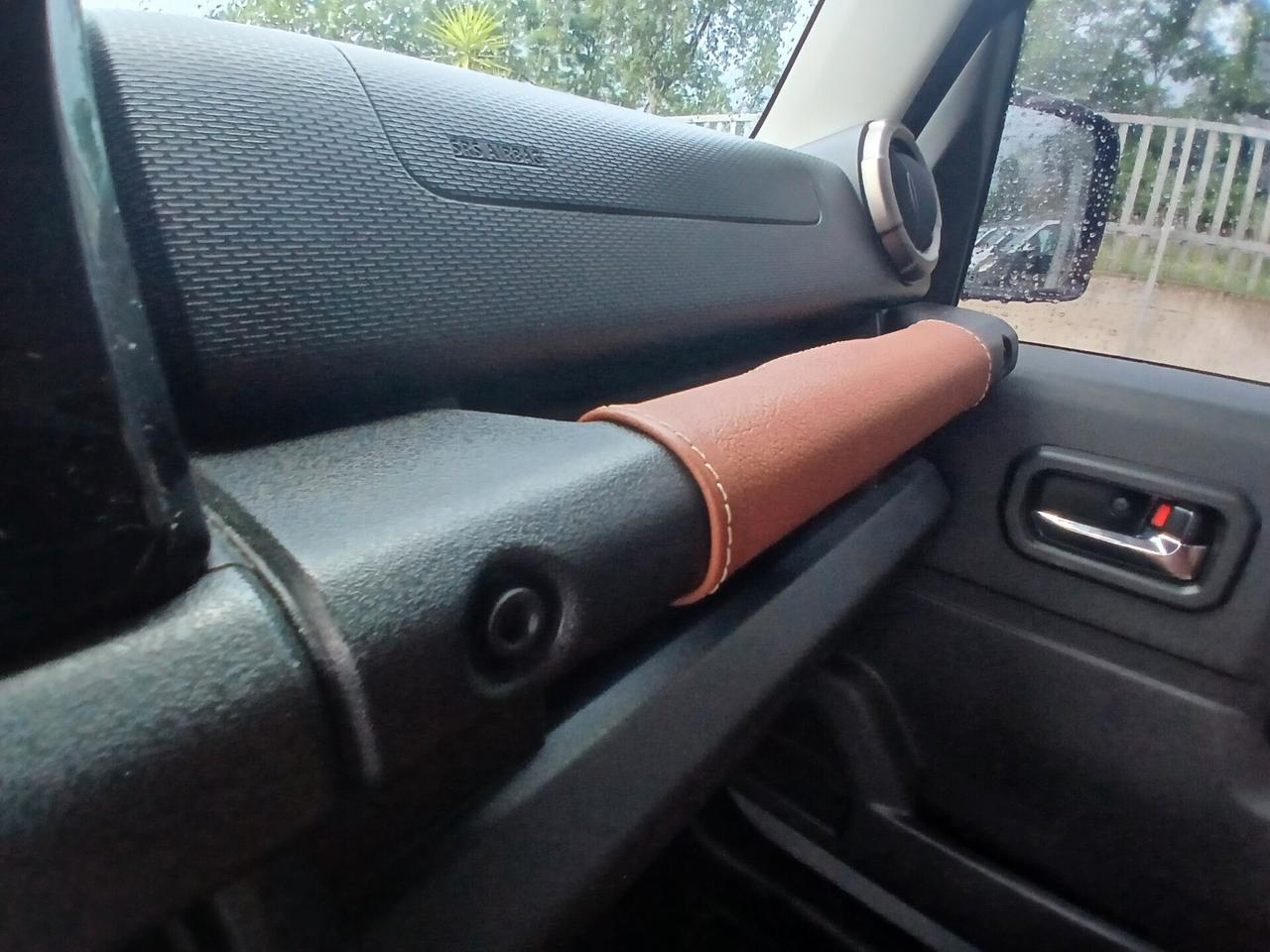 Suzuki Jimny 1.5 5MT Top