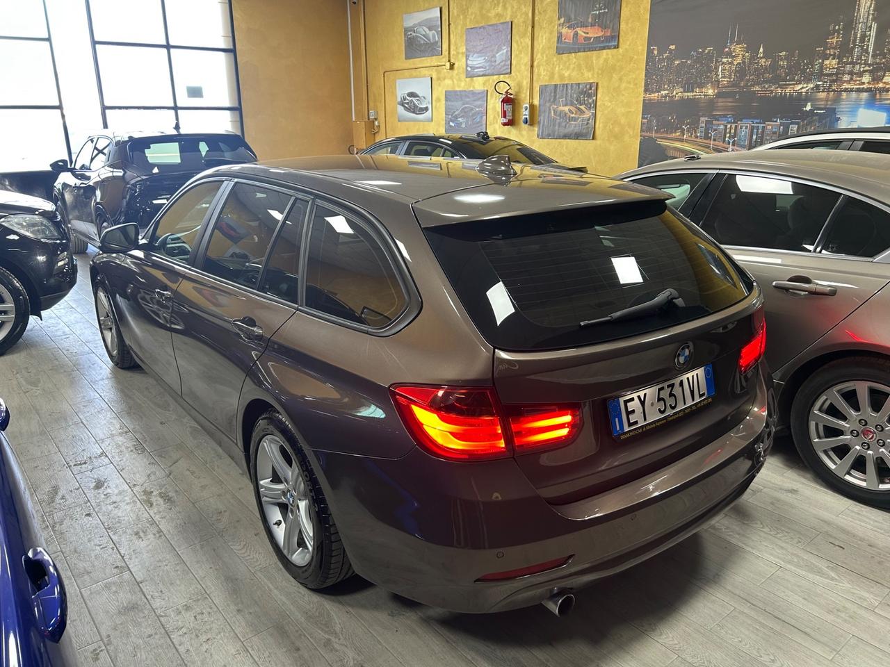 BMW 318d Touring 143 cv “PELLE/NAVI/SENSORI”-2015