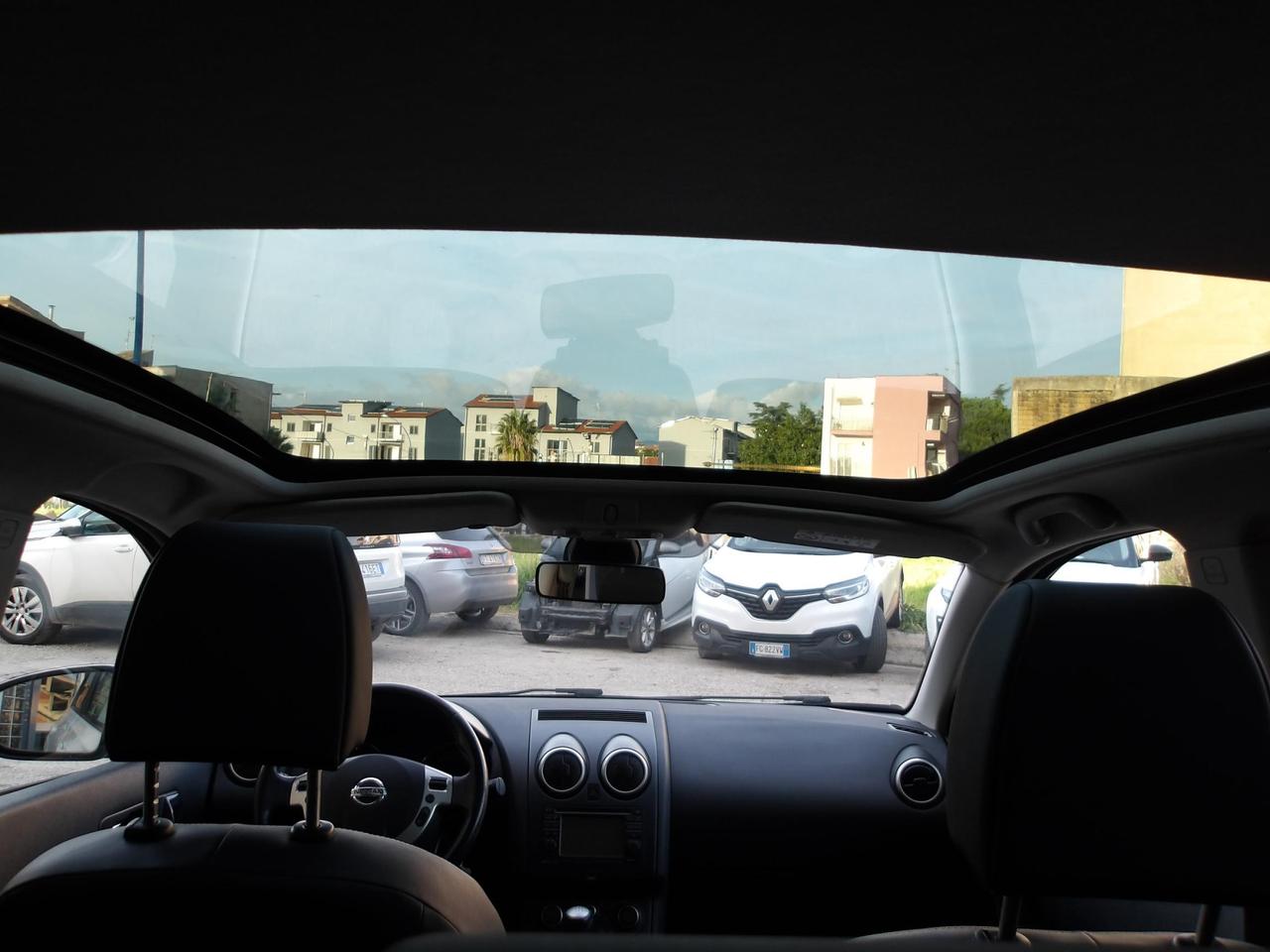 Nissan Qashqai 1.5 dci Tekna Dpf FL *TETTO PANORAMICO * GANCIO DI TRAINO *