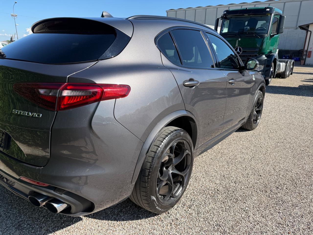 Alfa Romeo Stelvio 2.9 Bi-Turbo V6 510 CV AT8 Quadrifoglio