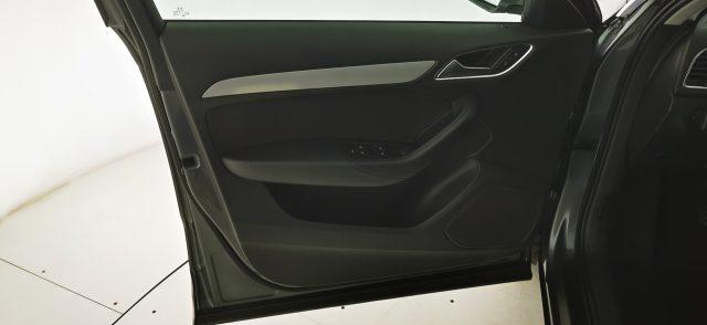 AUDI Q3 2.0 TDI 120 CV Business