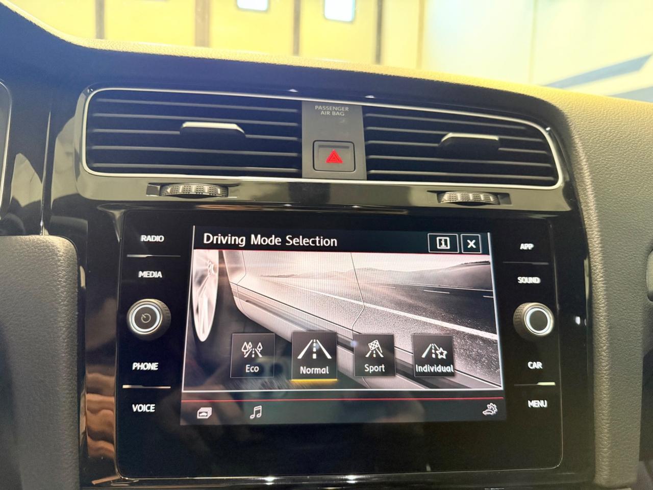 Volkswagen Golf GTI Performance 2.0 245 CV Honeycomb