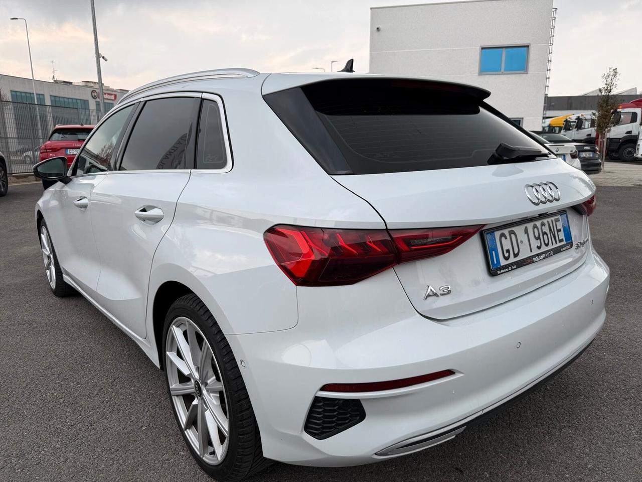 Audi A3 SPB 30 g-tron S tronic line edition