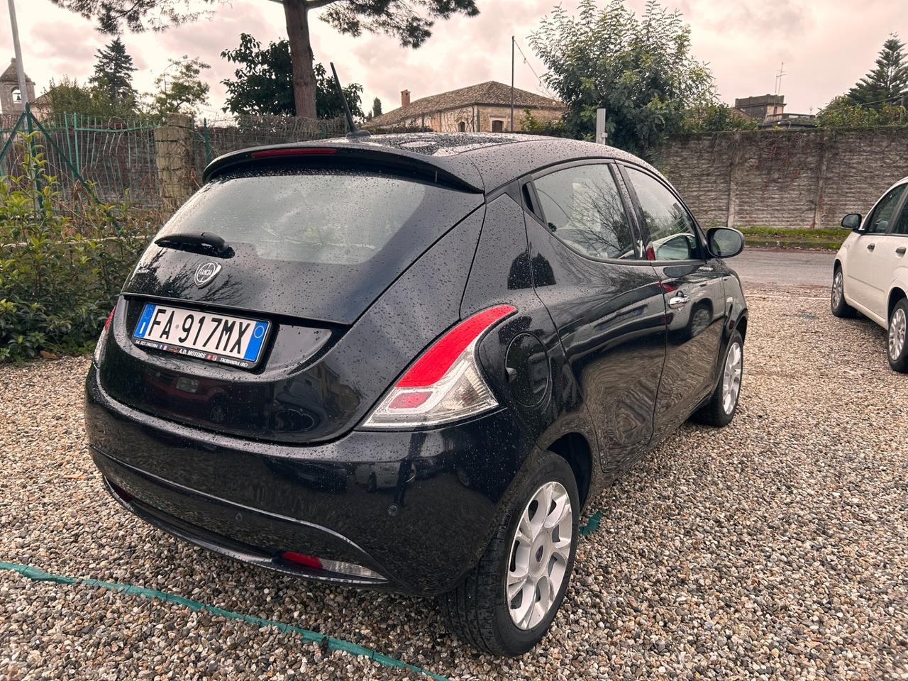 Lancia Ypsilon 1.2 69 CV 5 porte Platinum