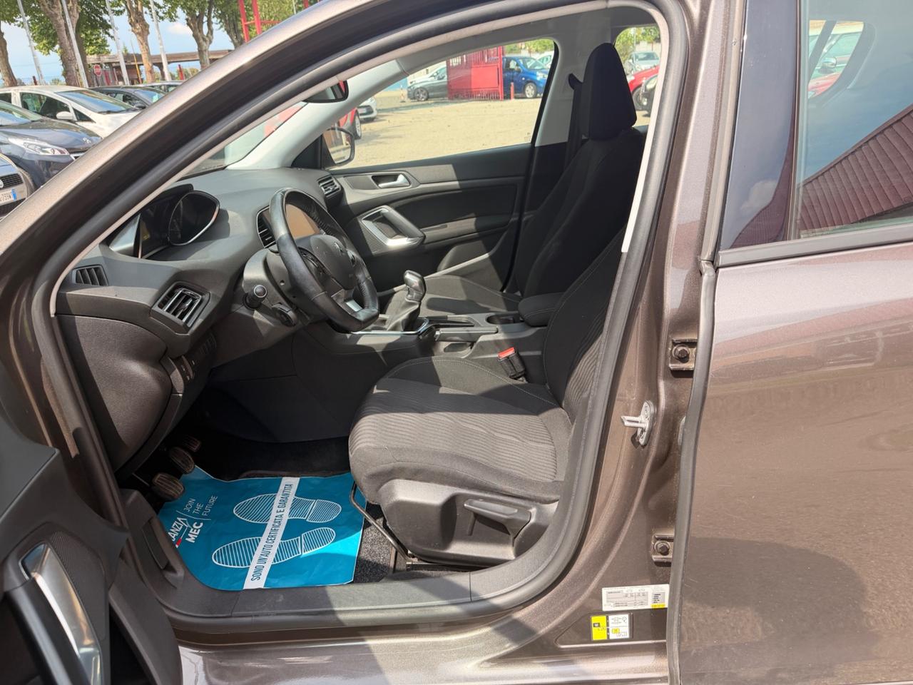 Peugeot 308 1.6 HDi 92 CV Access