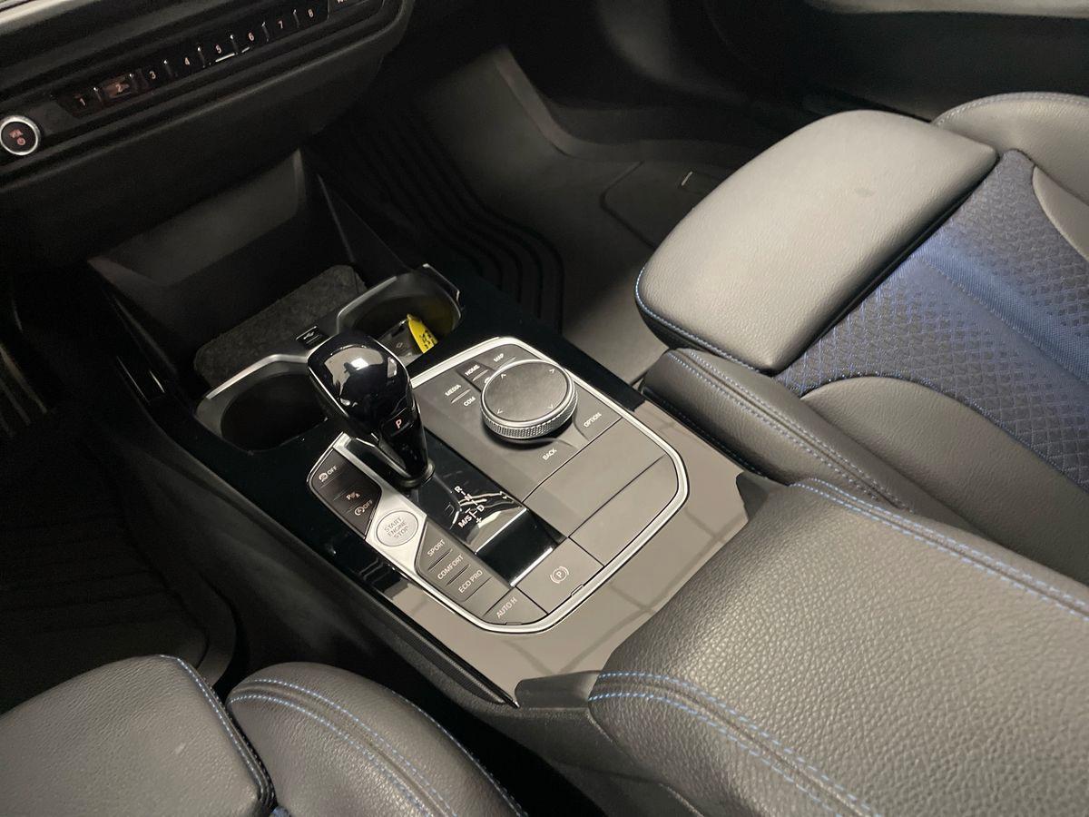 BMW Serie 1 F40 - 118d Msport auto