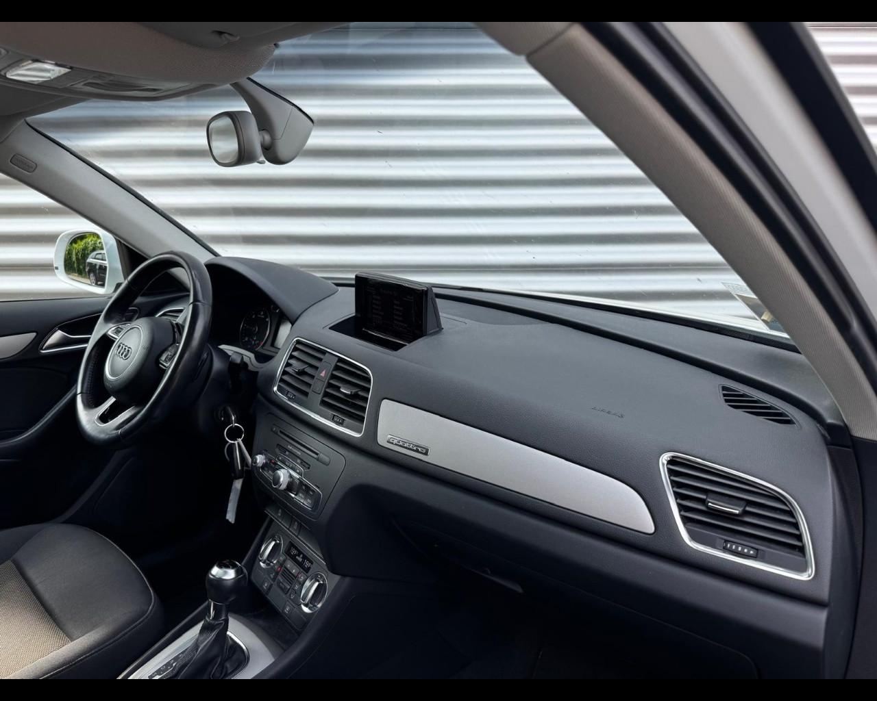 AUDI Q3 2.0TDI S-TRONIC QUATTRO BUSINESS 140CV