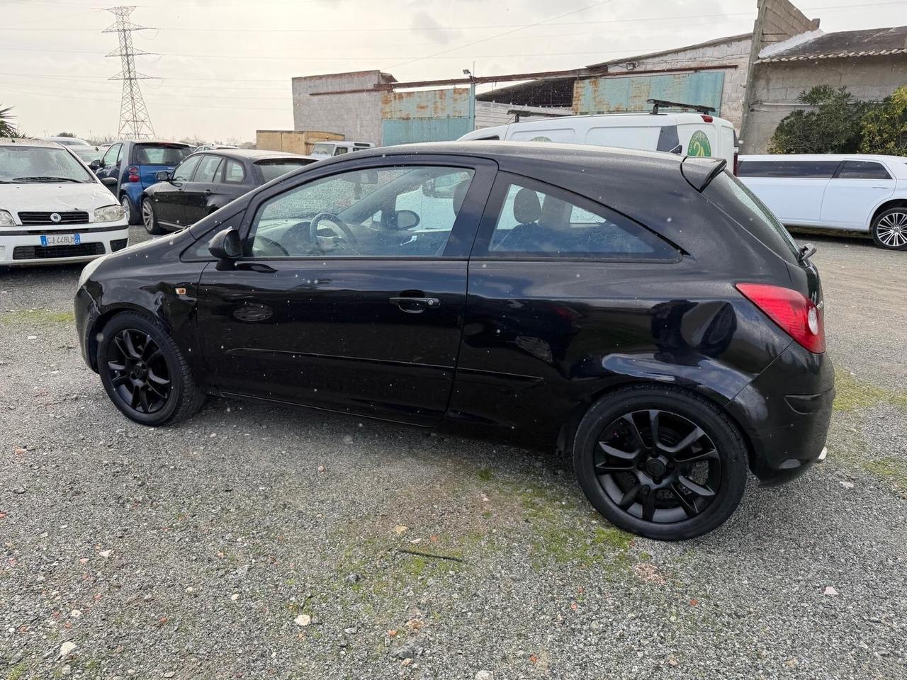 Opel Corsa Sport 1.2 benzina - Neopatentati