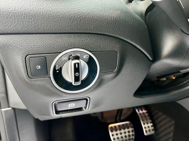 Mercedes-Benz CLA 200 Shooting Brake d Premium AMG Dark Night auto