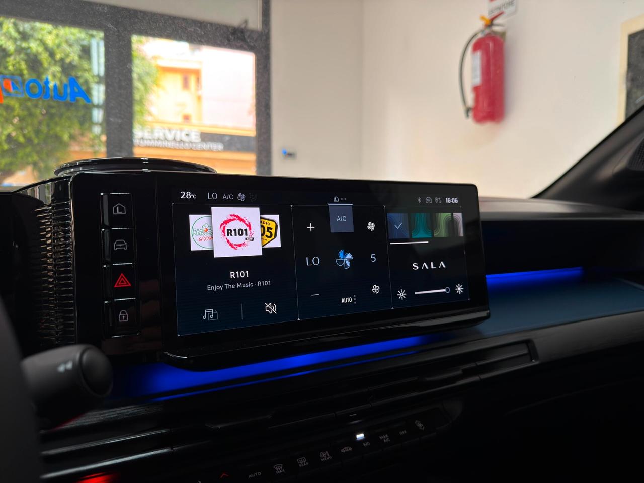 Lancia Ypsilon Hybrid 110CV e-DCT Edizione Cassina