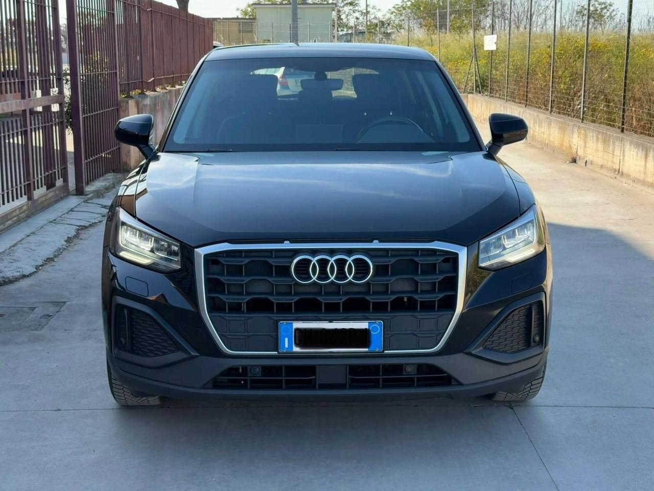 Audi Q2 30 TDI S tronic Identity Black