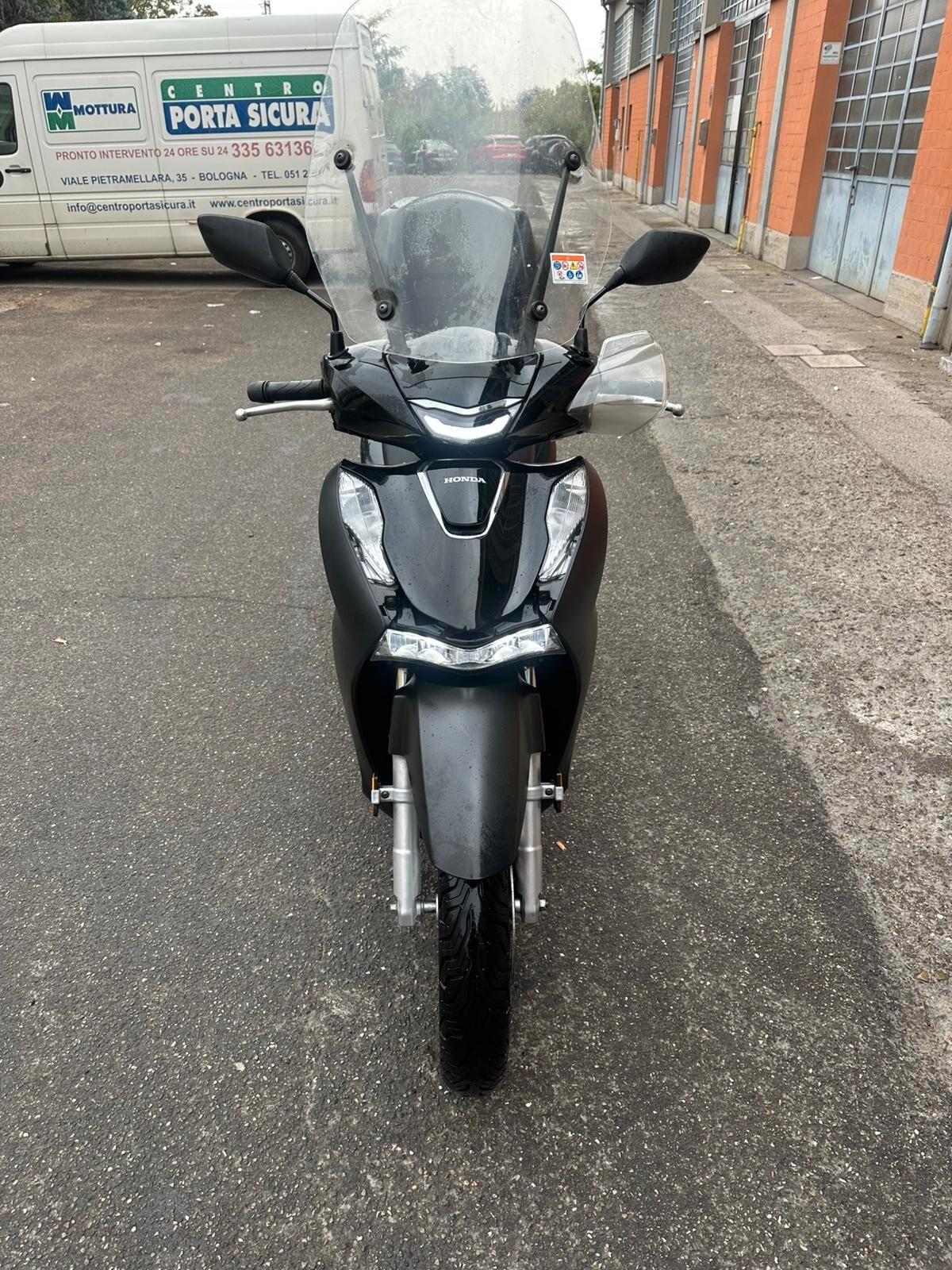 Honda SH 150 ABS start stop