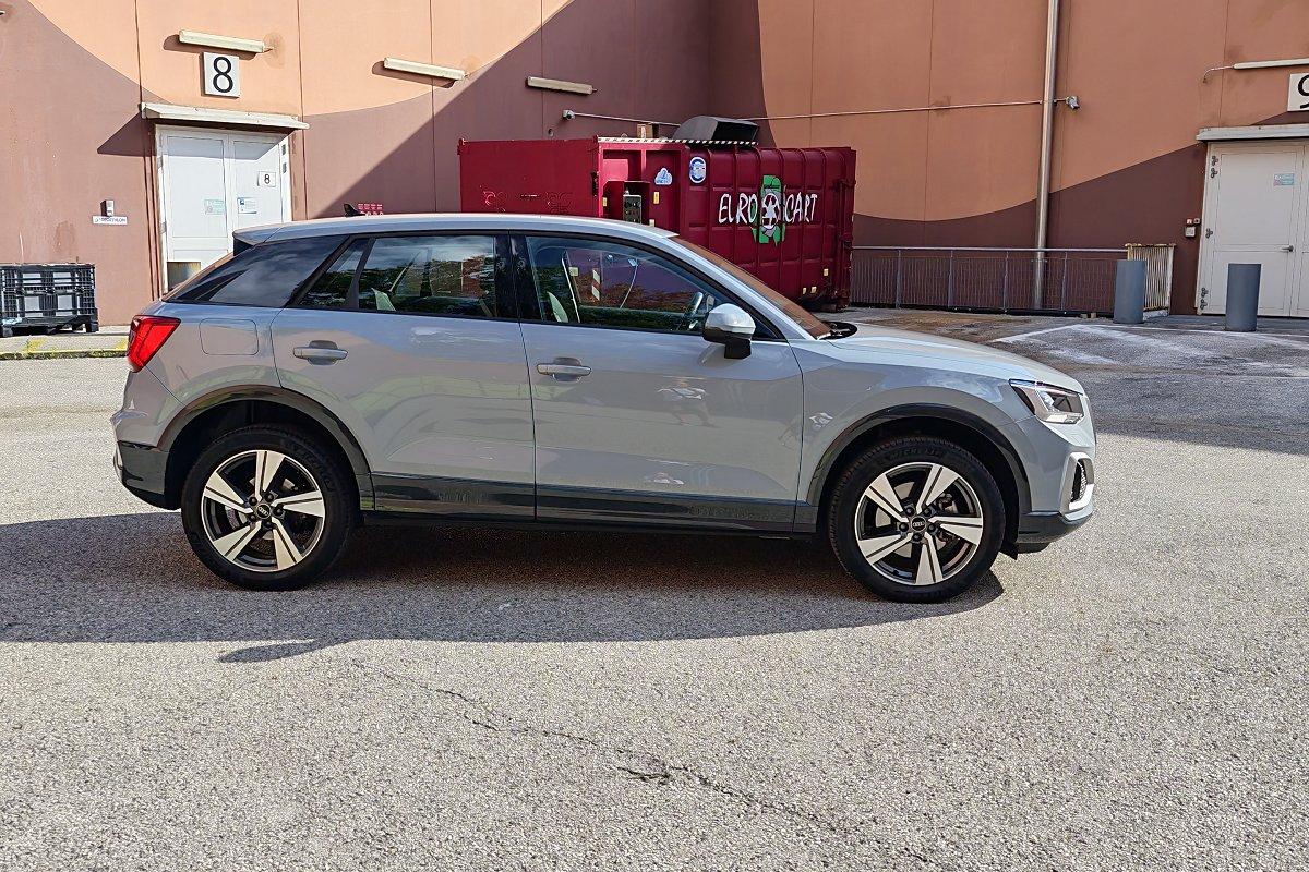 AUDI Q2 35 TDI quattro S tronic Business Advanced