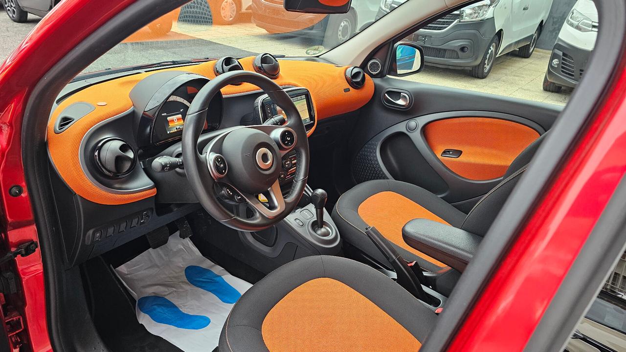 Smart ForFour 90 0.9 Turbo twinamic Passion NAV ANDROID JBL TAGL UFF LED RETROCAM