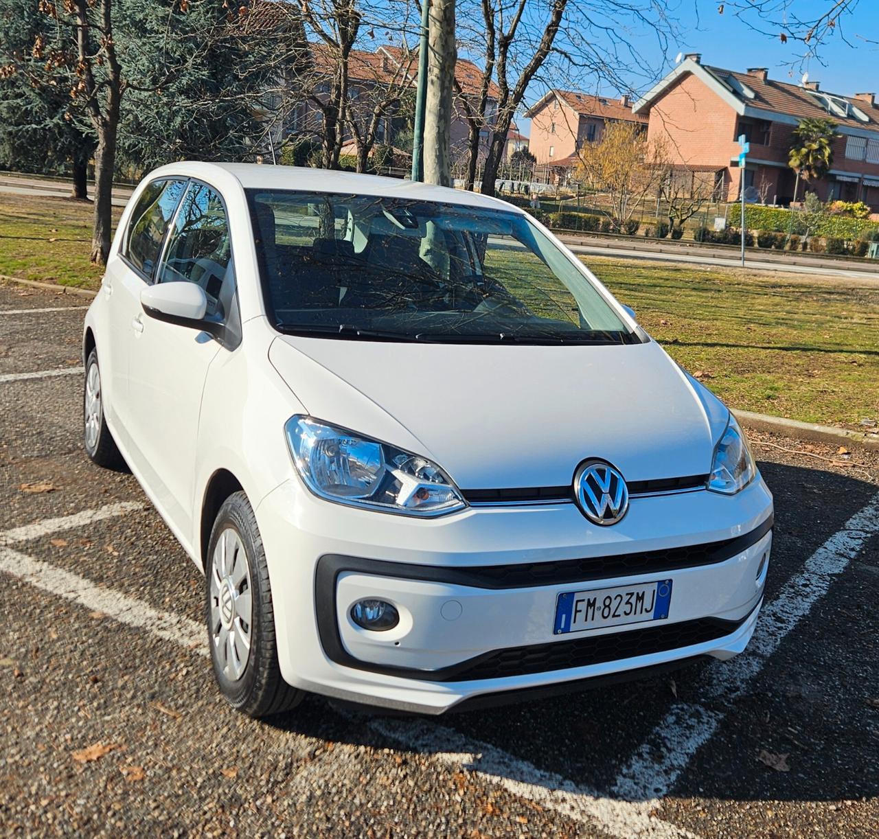 Volkswagen up! 1.0 5p. take SOLO 47.000 KM