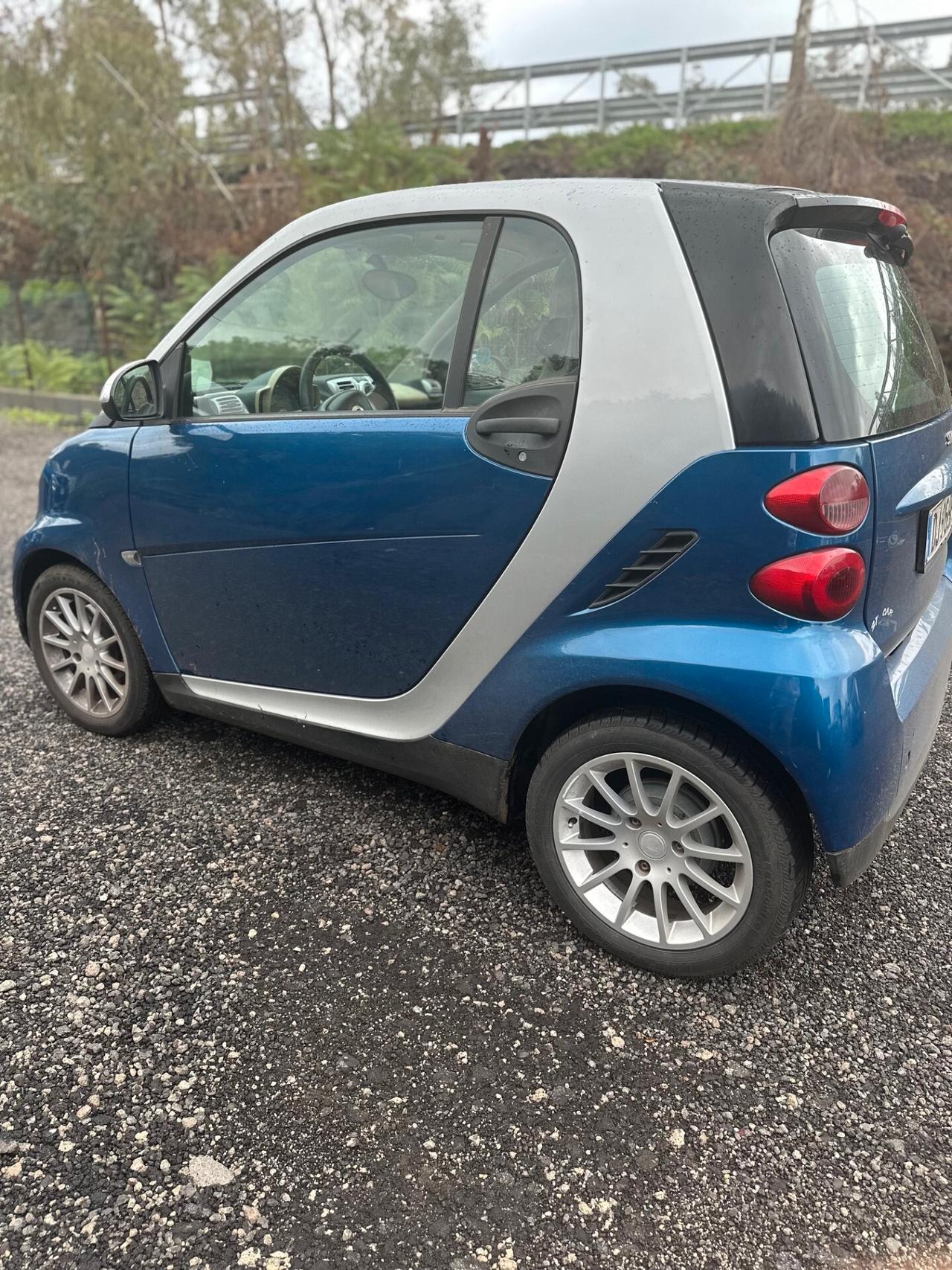 Smart ForTwo 1000 52 kW coupé limited one