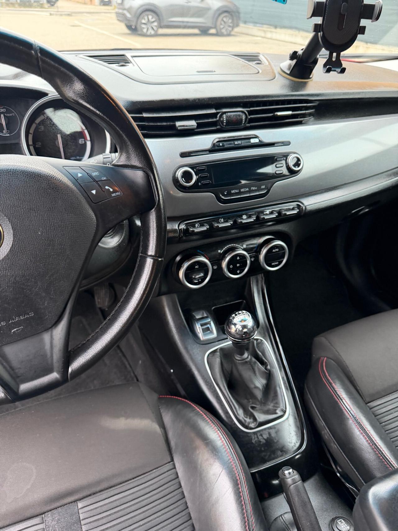 Alfa Romeo Giulietta 2.0 JTDM - PELLE - 12 MESI DI GARANZIA -