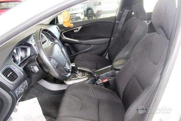 VOLVO V40 D2 Business